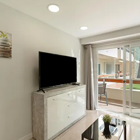 Kellys' Camelias Apartment